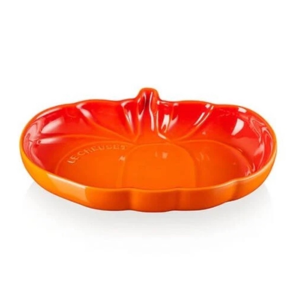 last one! Le Creuset Medium Pumpkin Dish - Picture 2 of 3